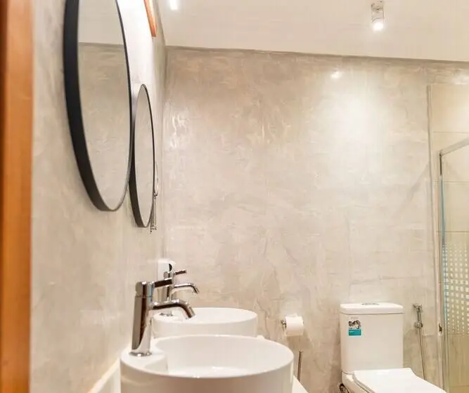 اتاق خانوادگی, Sundiata Beach Resort