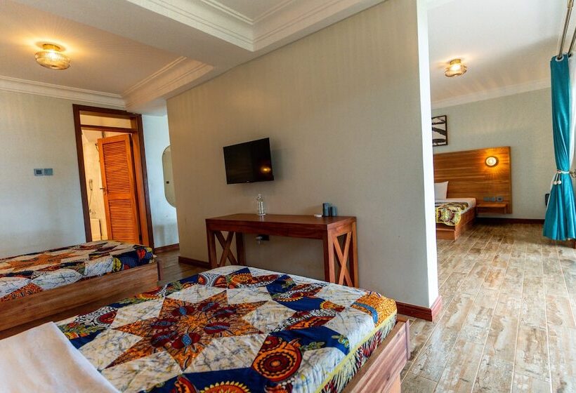 اتاق خانوادگی, Sundiata Beach Resort