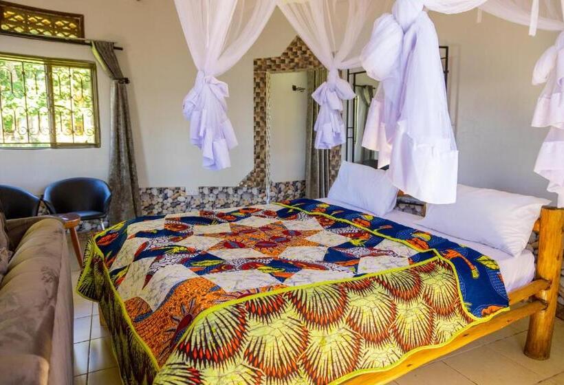 اتاق خانوادگی, Sundiata Beach Resort