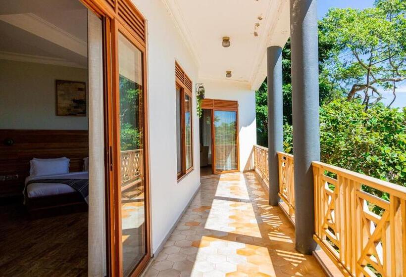 اتاق اجرایی سه نفره, Sundiata Beach Resort