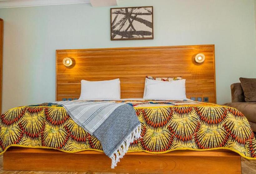 اتاق اجرایی سه نفره, Sundiata Beach Resort