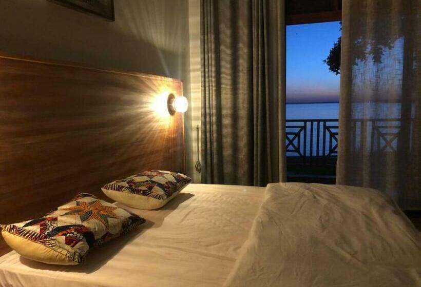 سوییت اجرایی, Sundiata Beach Resort
