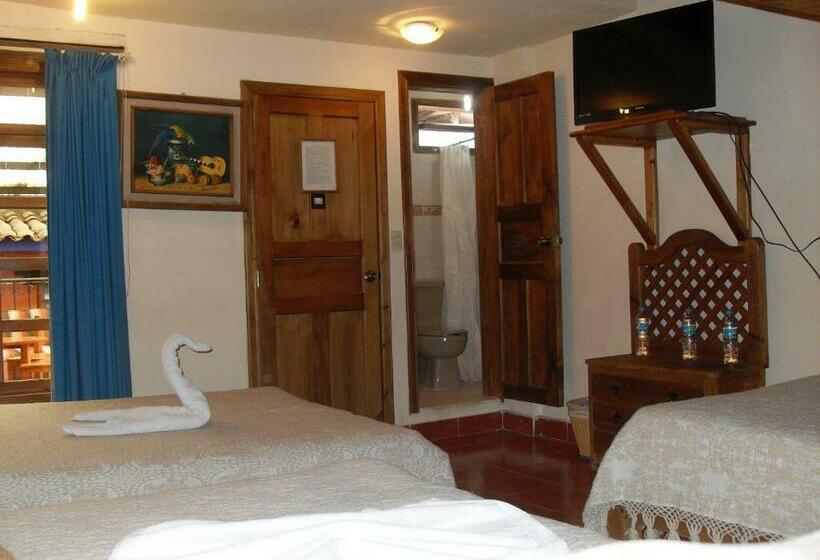 غرفة قياسية, La Casona