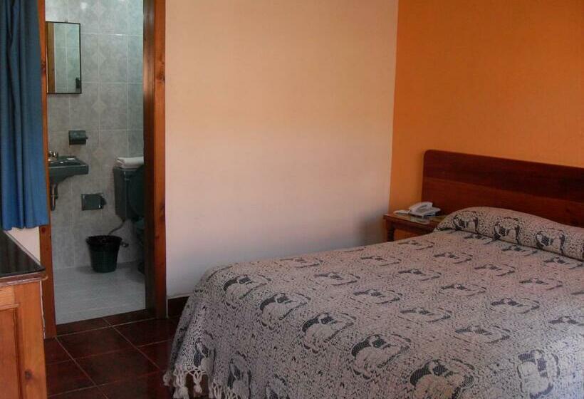 غرفة قياسية, La Casona