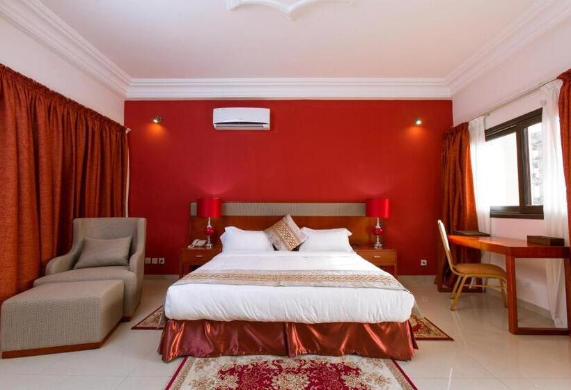 Camera Deluxe, Le Feto 3