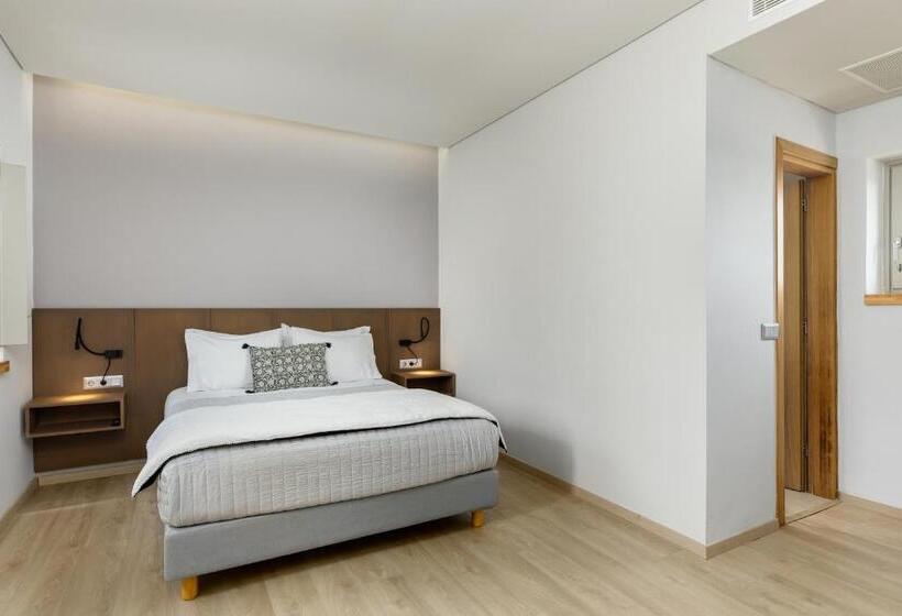 جناح عائلي, Margazi Areopolis Luxury Rooms
