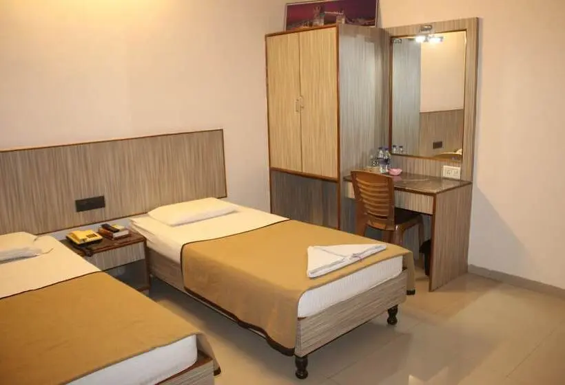 デラックスルーム, Niraj International
