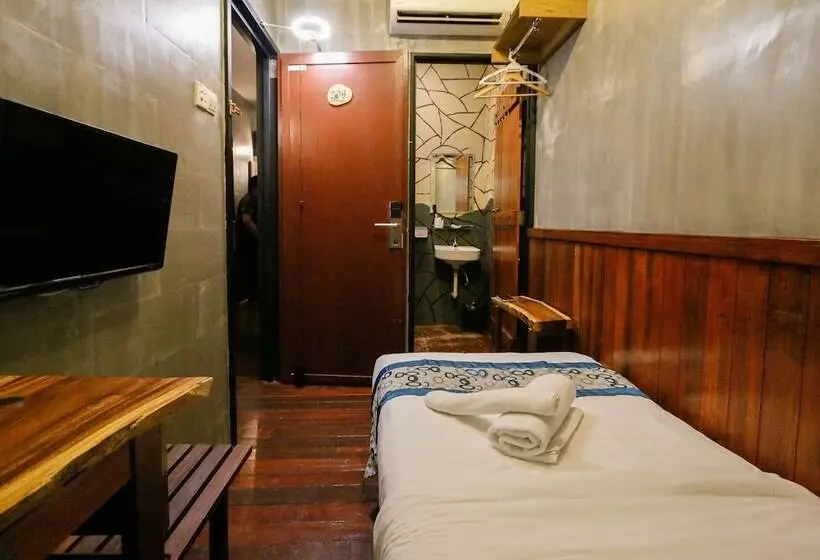 Chambre Supérieure Individuelle, Anggun