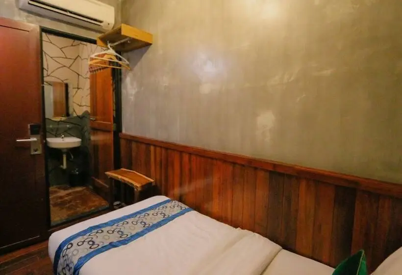 Chambre Supérieure Individuelle, Anggun