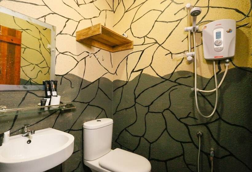 غرفة سوبيريور ثلاثية, Anggun