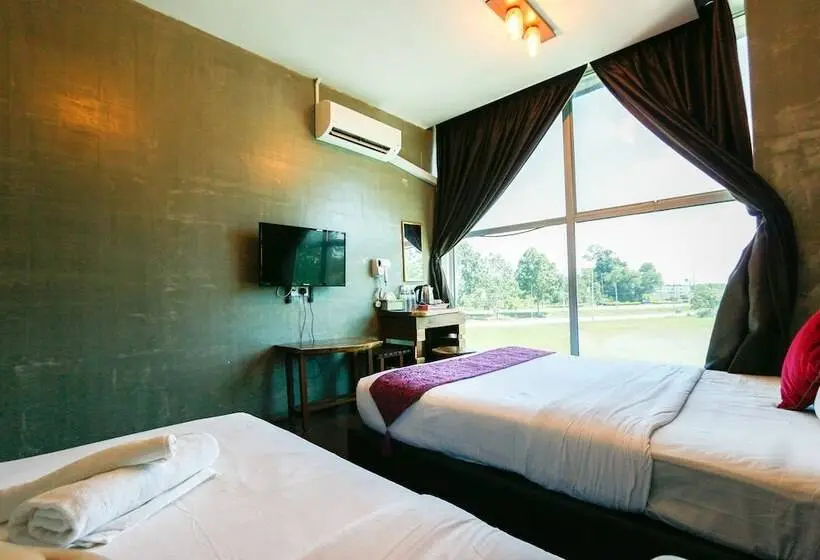 Chambre Triple Supérieure, Anggun