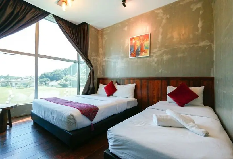 Chambre Triple Supérieure, Anggun