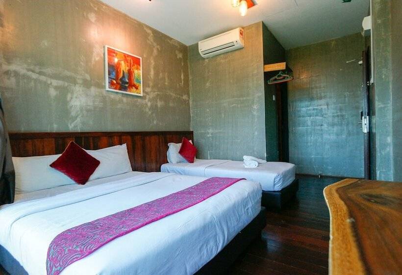 غرفة سوبيريور ثلاثية, Anggun