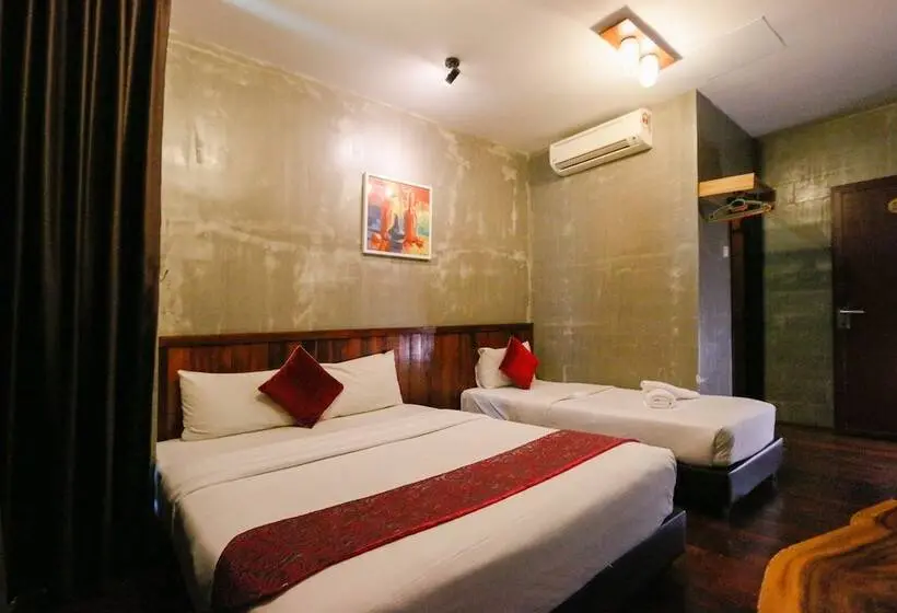 Chambre Triple Supérieure, Anggun