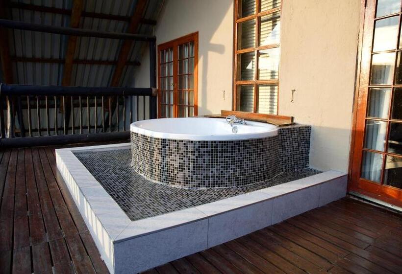 غرفة عائلية مطلّة علي الجبل, Riverbend Berg Lodge Rooms