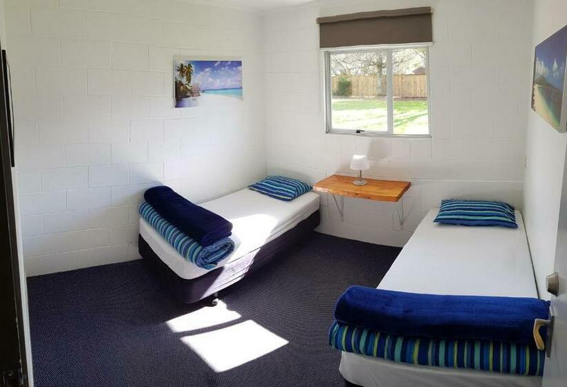 Номер Стандарт, Happy Apple Backpackers