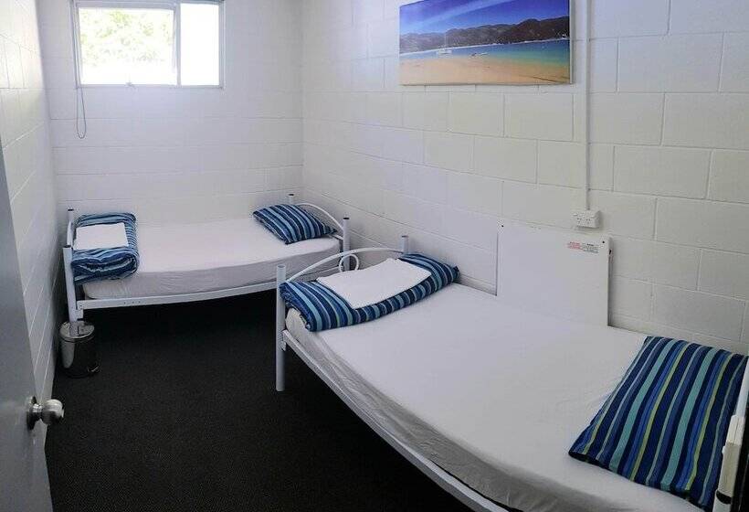 Номер Стандарт, Happy Apple Backpackers