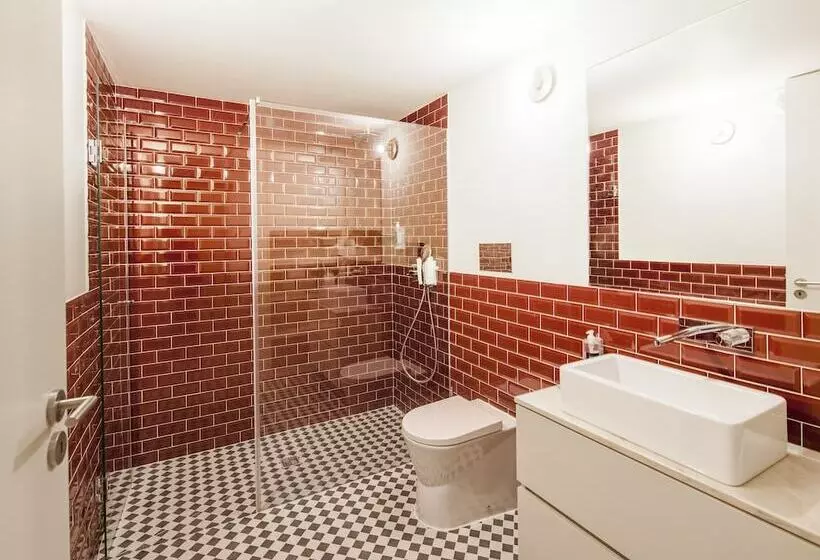 استودیو استاندارد با چشم‌انداز استخر, Aparthotel Oporto Alves Da Veiga
