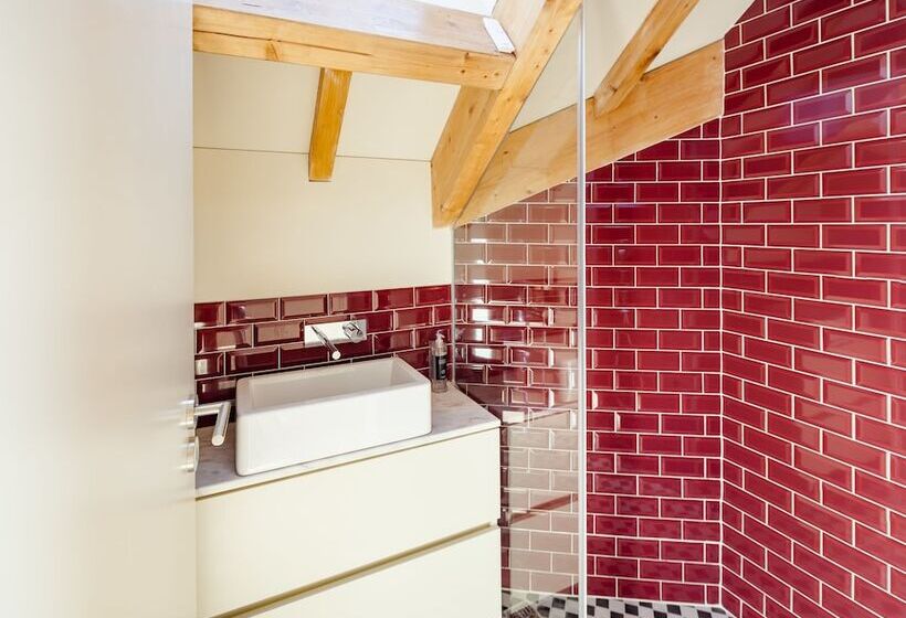 1 Bedroom Penthouse Apartment, Aparthotel Oporto Alves Da Veiga