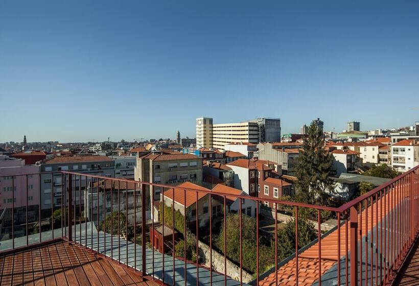 1 Bedroom Penthouse Apartment, Aparthotel Oporto Alves Da Veiga