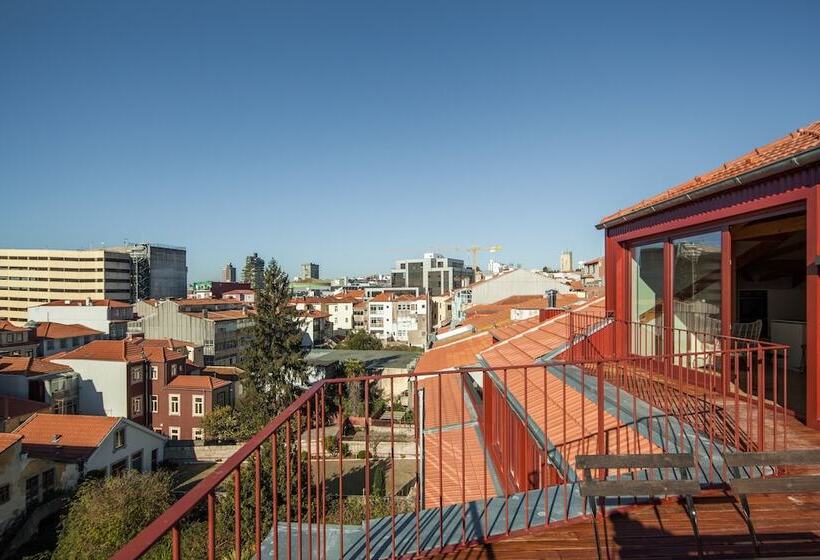 1 Bedroom Penthouse Apartment, Aparthotel Oporto Alves Da Veiga