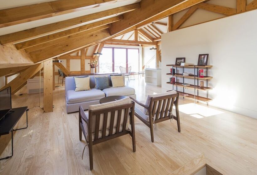 1 Bedroom Penthouse Apartment, Aparthotel Oporto Alves Da Veiga