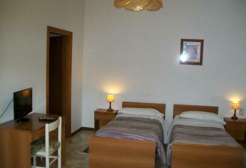 Номер Стандарт с Балконом, Locanda La Rotonda