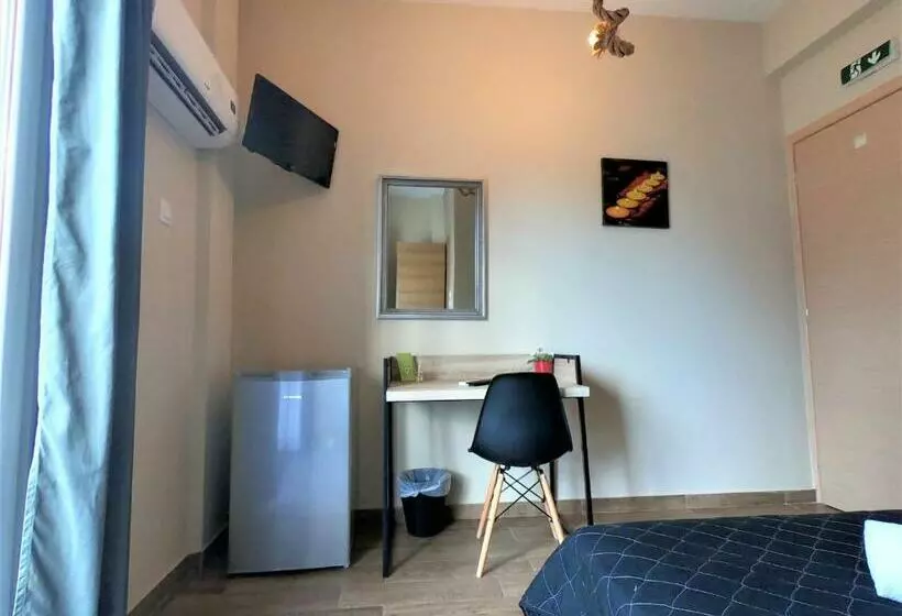 اتاق استاندارد یک نفره, Achillion Hotel Piraeus