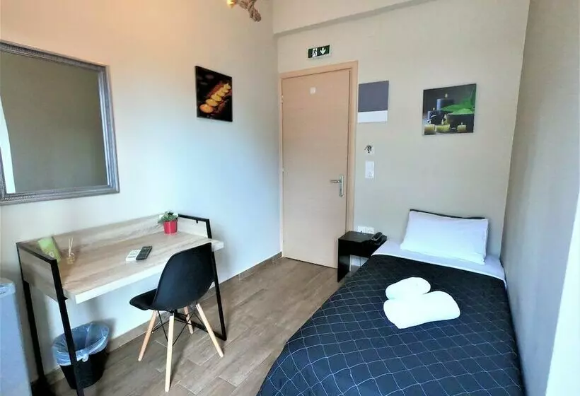 اتاق استاندارد یک نفره, Achillion Hotel Piraeus