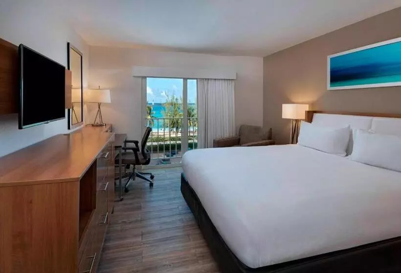 اتاق استاندارد با چشم‌انداز دریا, Courtyard By Marriott Nassau Downtown/junkanoo Beach