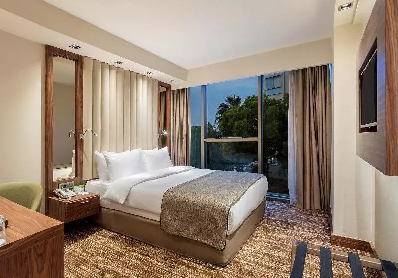 اتاق استاندارد با چشم‌انداز شهر, Holiday Inn Antalya   Lara, An Ihg