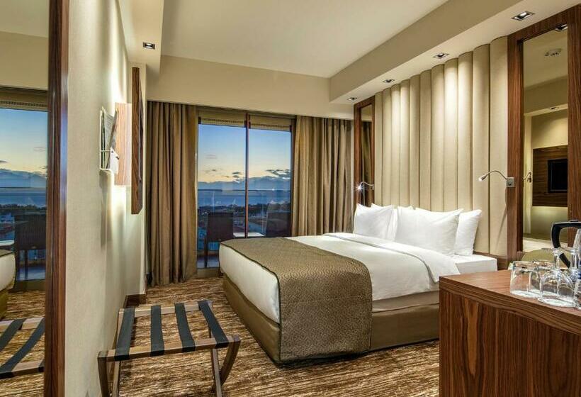 اتاق استاندارد با چشم‌انداز دریا, Holiday Inn Antalya   Lara, An Ihg