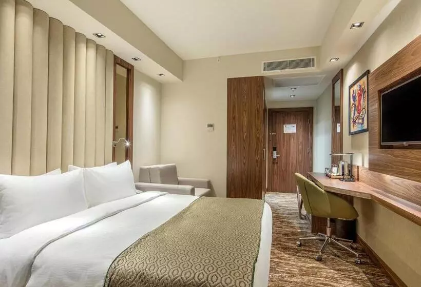 اتاق استاندارد با چشم‌انداز دریا, Holiday Inn Antalya   Lara, An Ihg