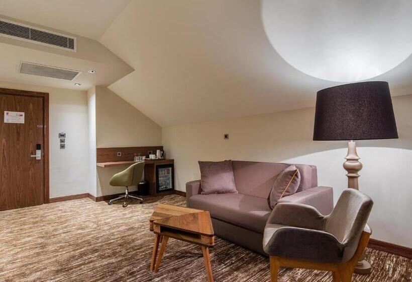 سوییت با چشم‌انداز دریا, Holiday Inn Antalya   Lara, An Ihg