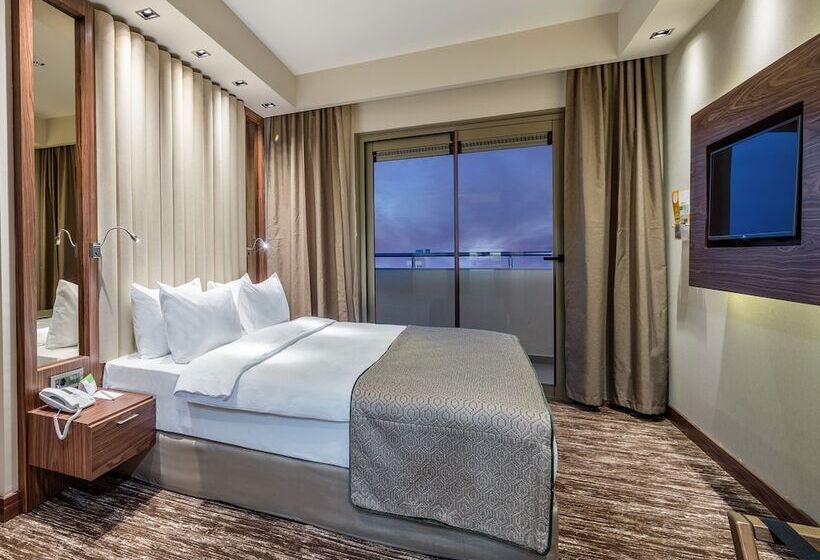 سوییت با چشم‌انداز دریا, Holiday Inn Antalya   Lara, An Ihg