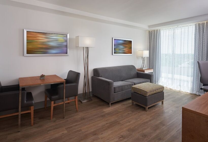 Люкс, Doubletree By Hilton Miami North I 95