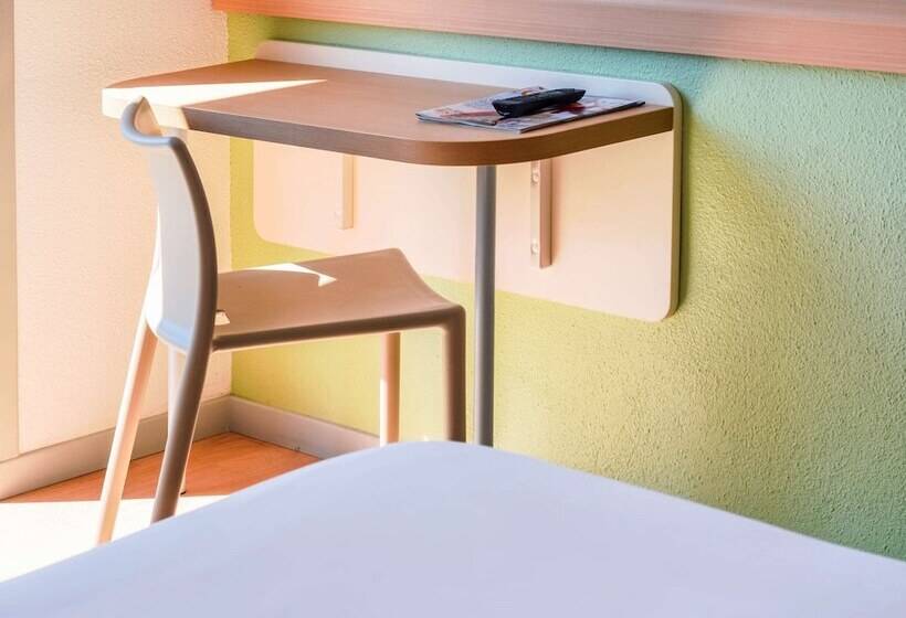 חדר סטנדרט, Ibis Budget Pau Lescar