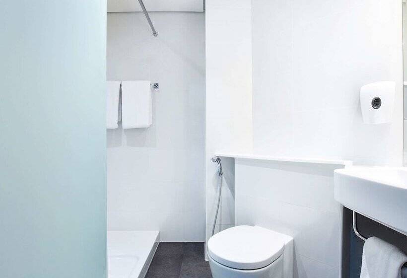 Семейный Номер Классика, Ibis Styles Sharjah