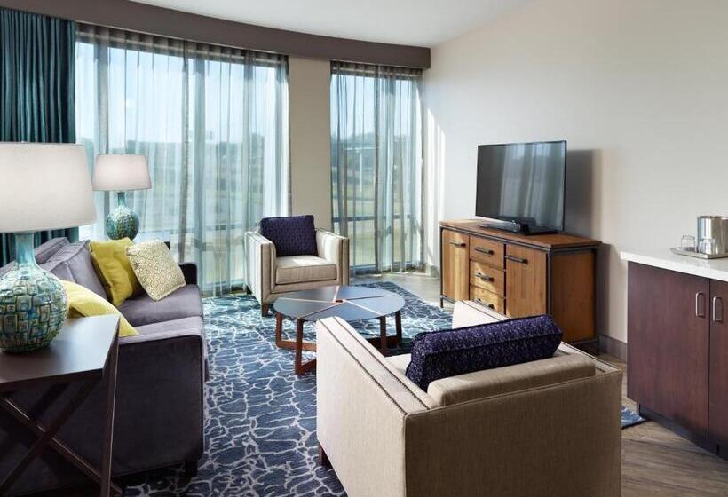 장애인을 위한 스위트, Indigo Tuscaloosa Downtown, An Ihg