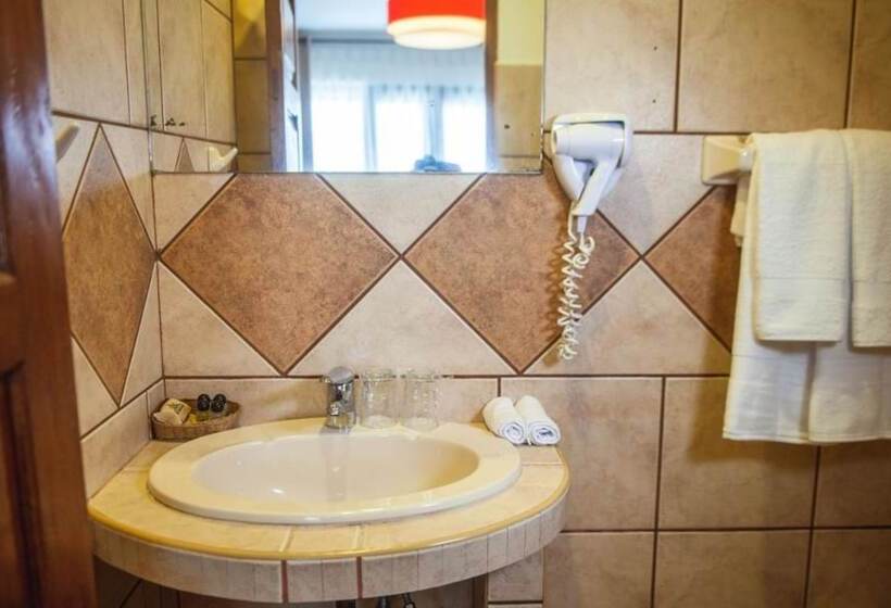 غرفة قياسية ثلاثية, Intiwatana El Tambo