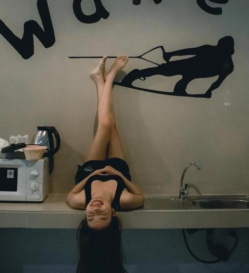 חדר משפחתי, Phuket Wake Park