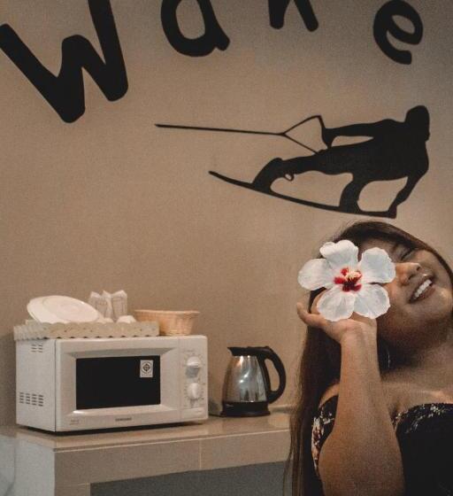 חדר משפחתי, Phuket Wake Park