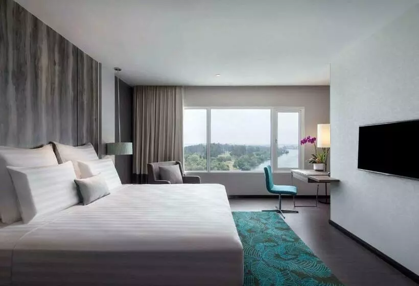 اتاق لوکس با تخت بزرگ, Pullman Miri Waterfront