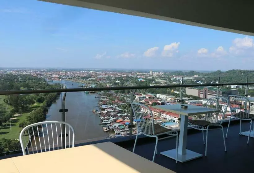 اتاق لوکس با تخت بزرگ, Pullman Miri Waterfront