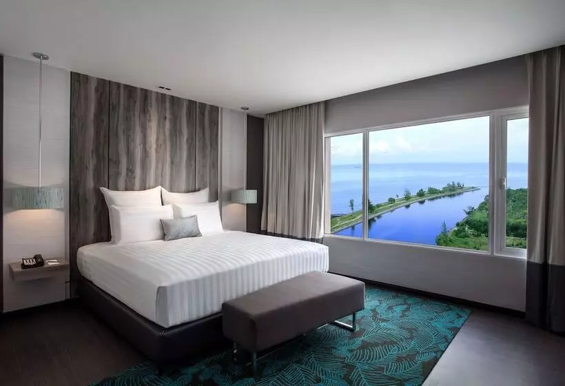 اتاق لوکس با چشم‌انداز دریا, Pullman Miri Waterfront