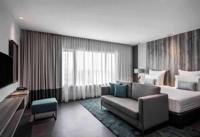 اتاق لوکس با چشم‌انداز دریا, Pullman Miri Waterfront