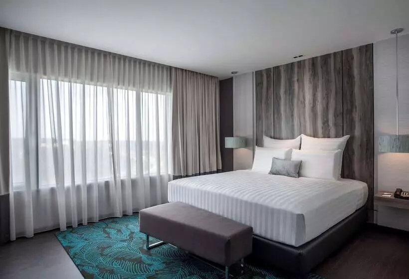 سوییت سوپریور, Pullman Miri Waterfront