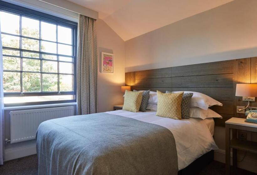 Номер Basic, The Swan, Streatley, Berkshire