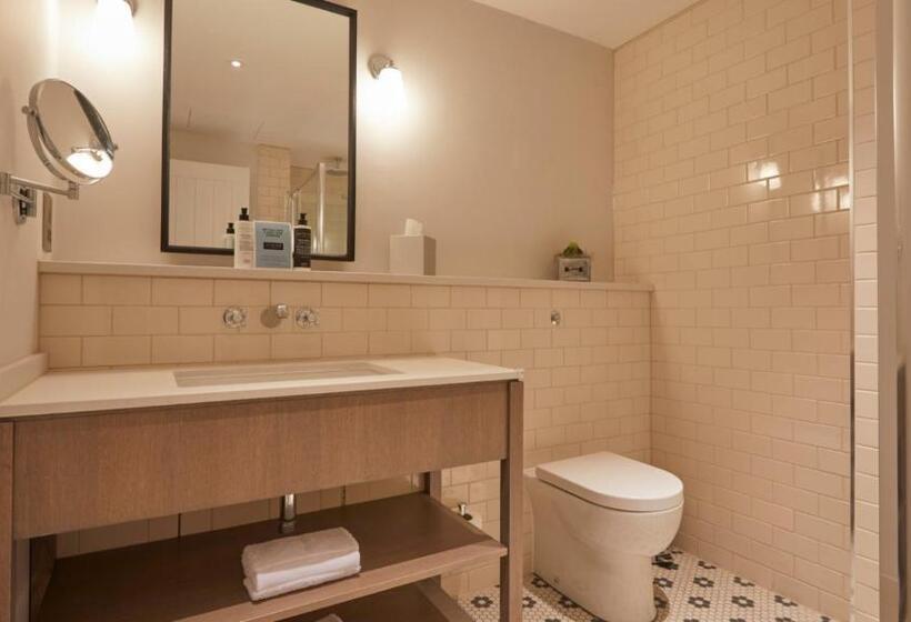 家庭间, The Swan, Streatley, Berkshire