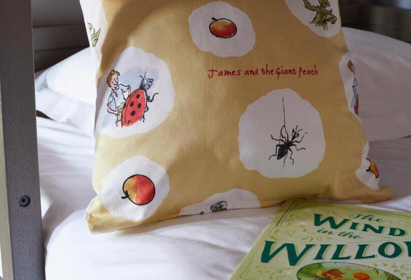 家庭间, The Swan, Streatley, Berkshire